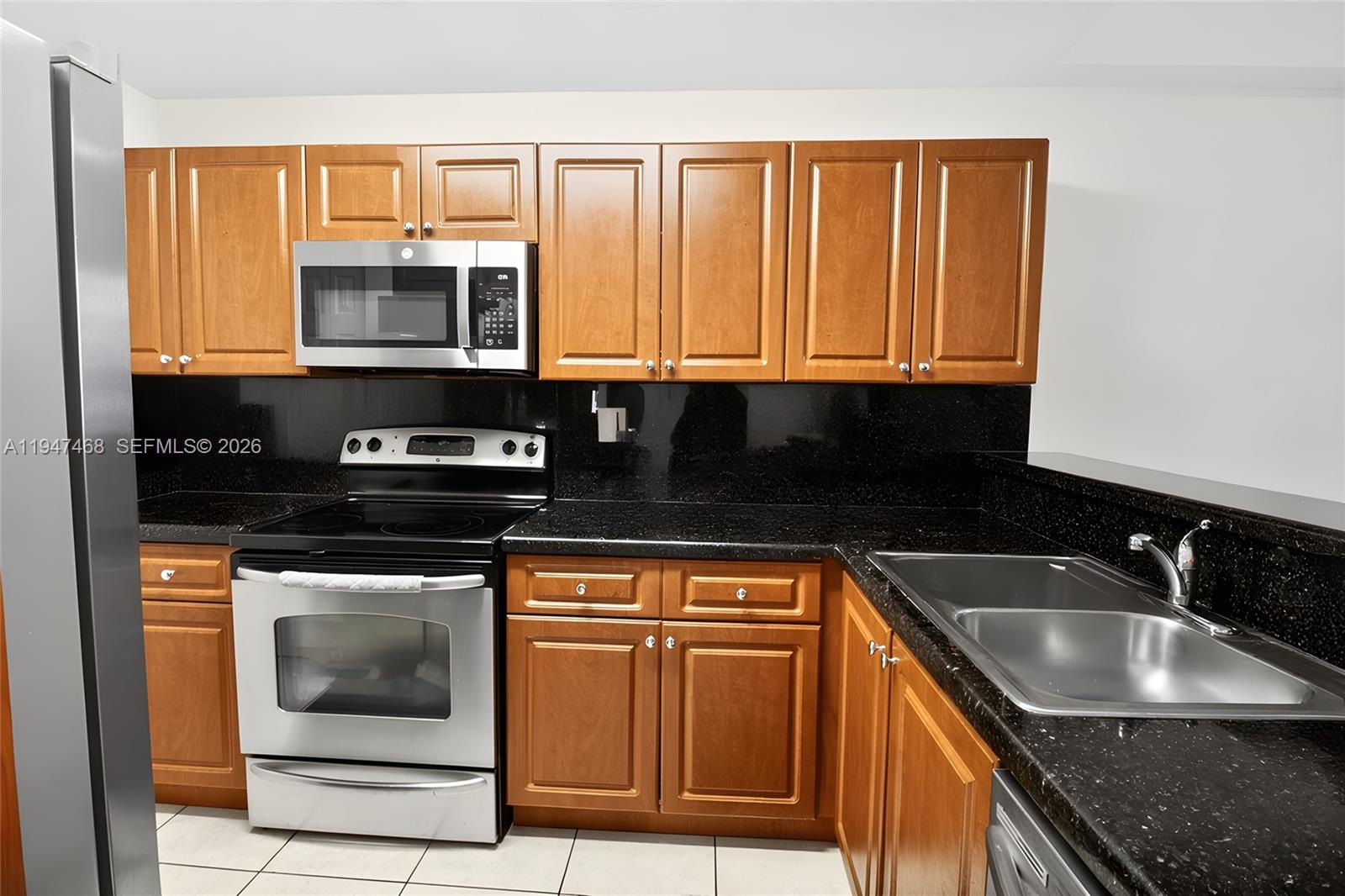 910 SW 143rd Ave # 2004