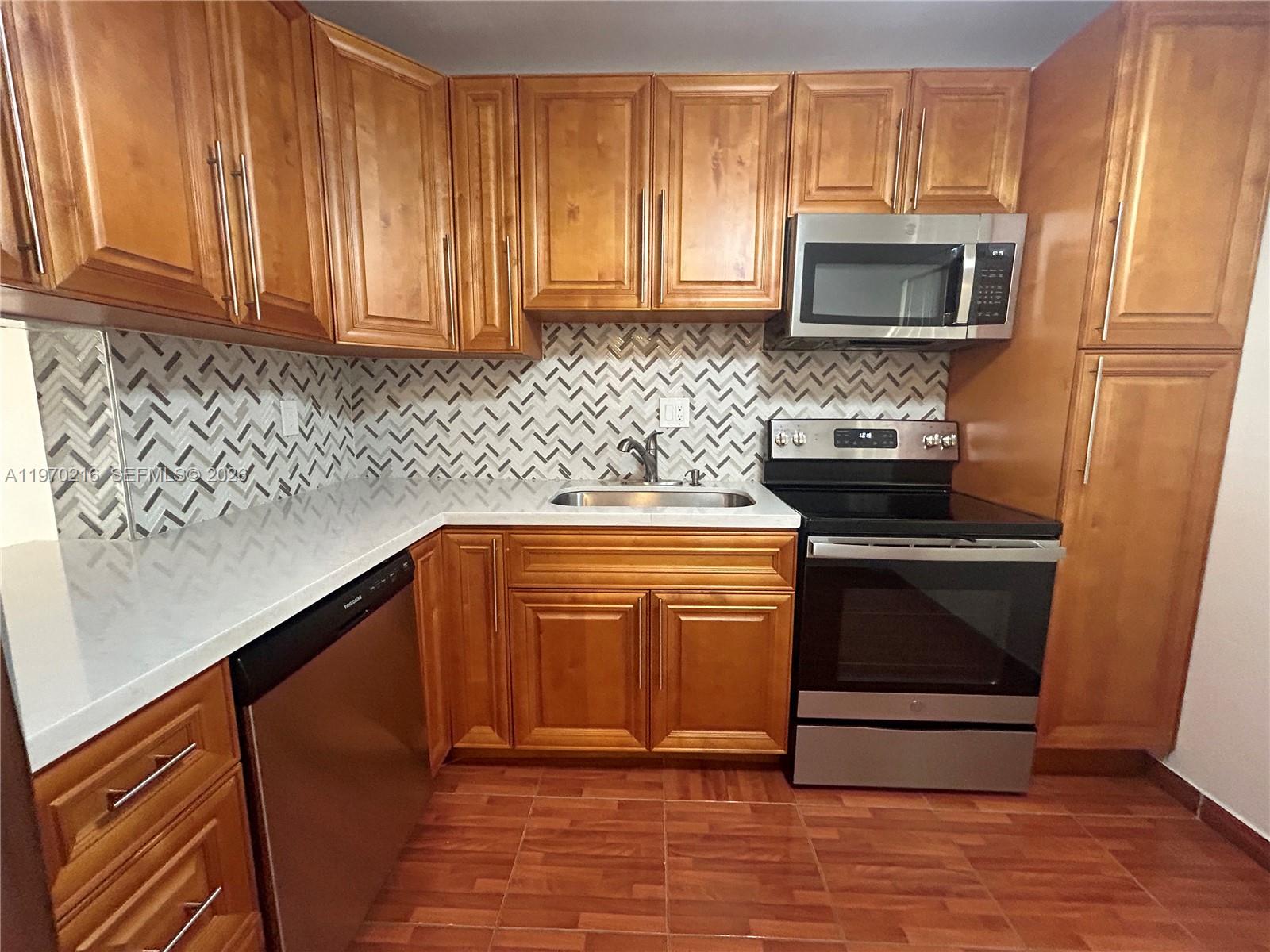 1080 Del Lago Cir # 202