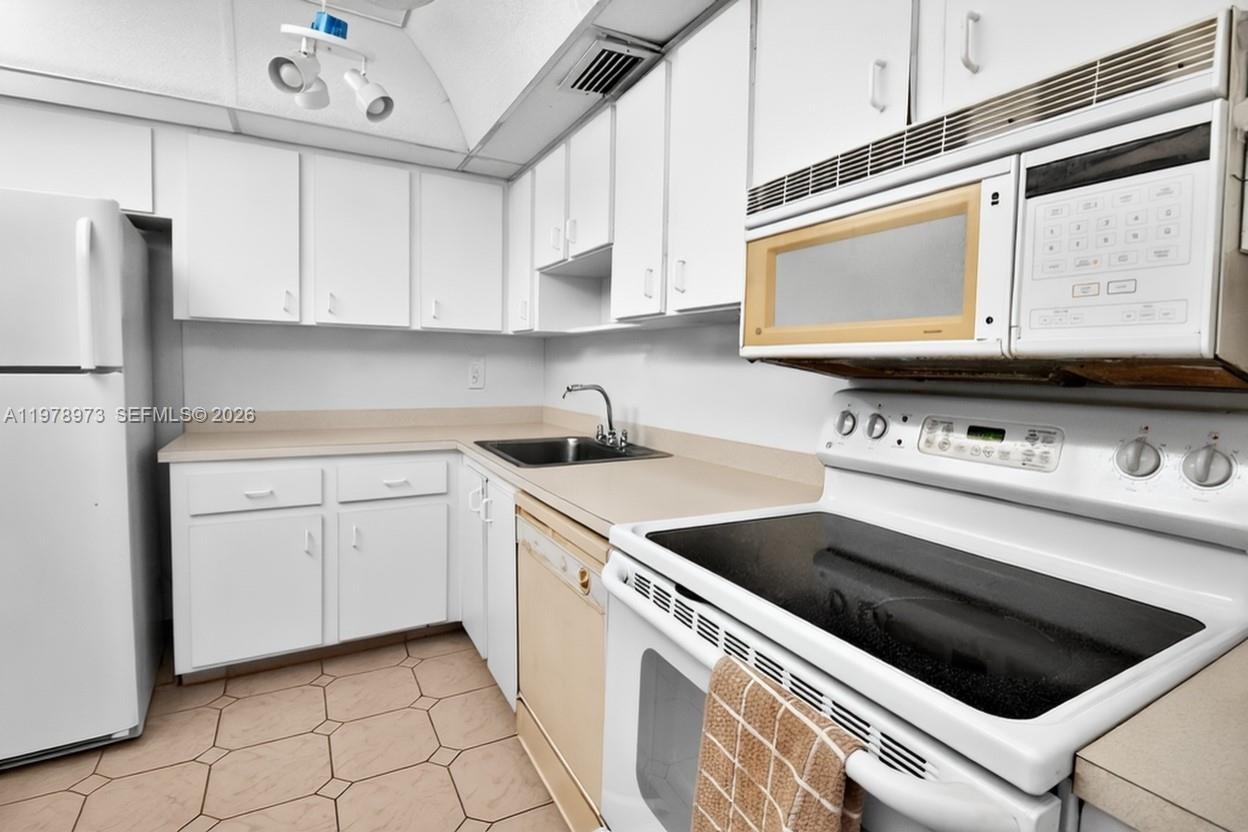 8280 SW 24th St # 7104