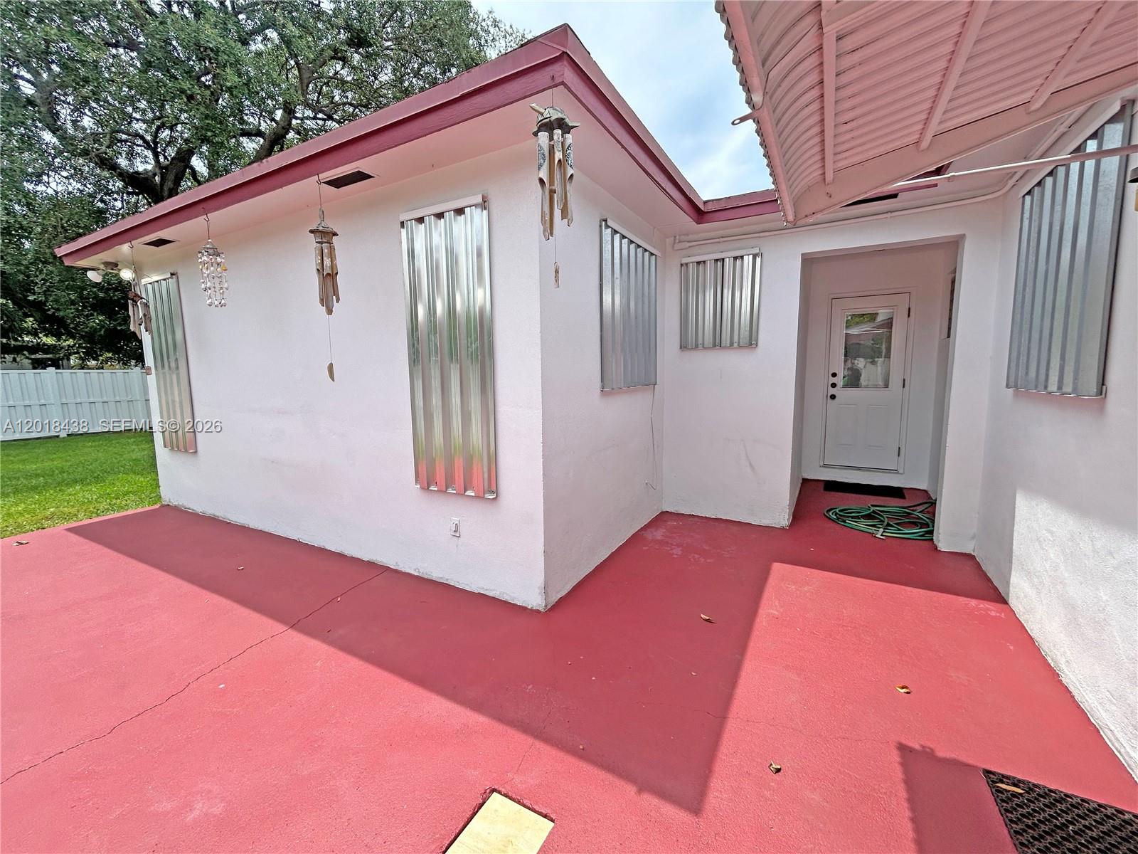 125 SW 3rd Ave
