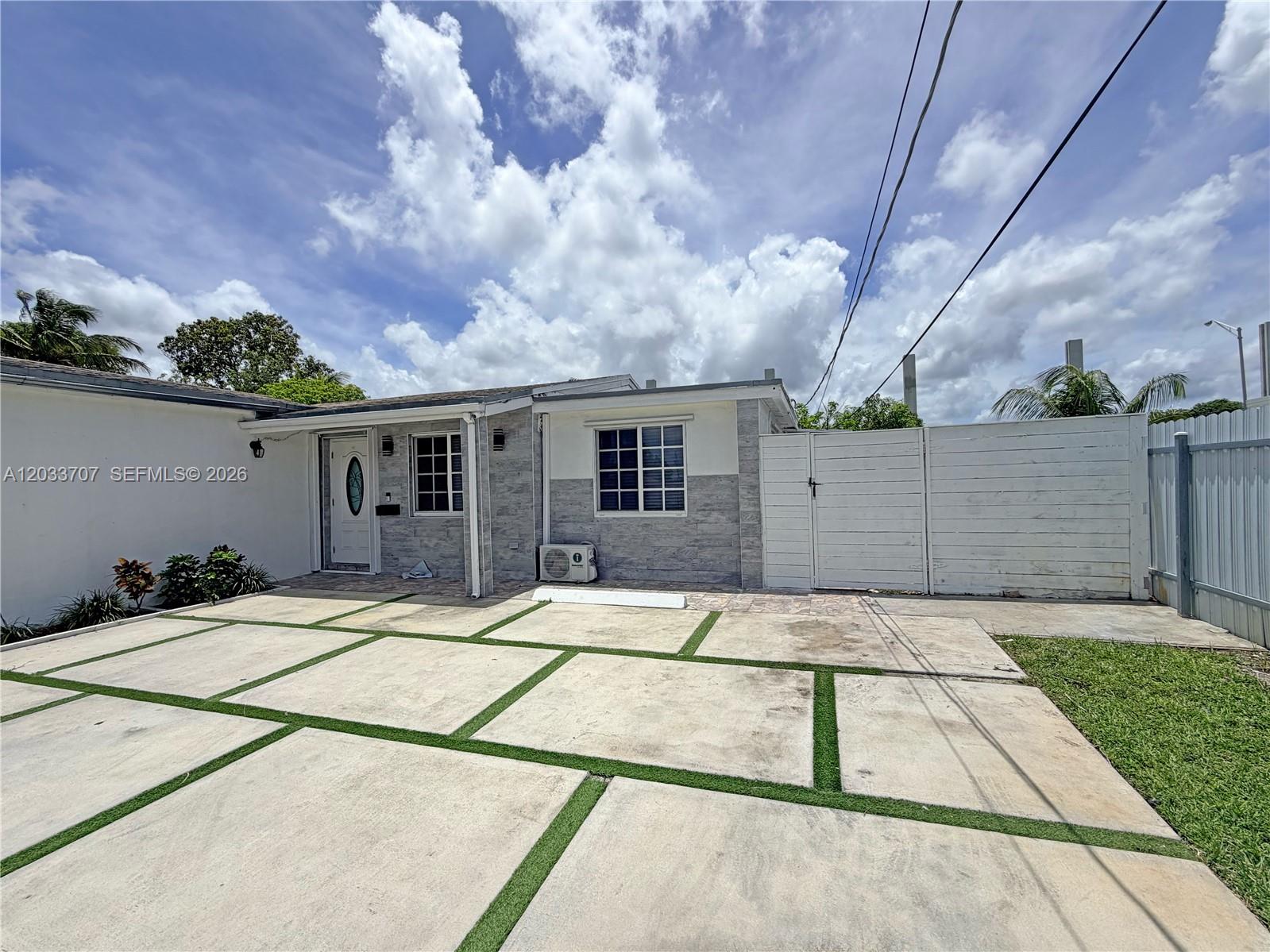 2500 Sunshine Blvd