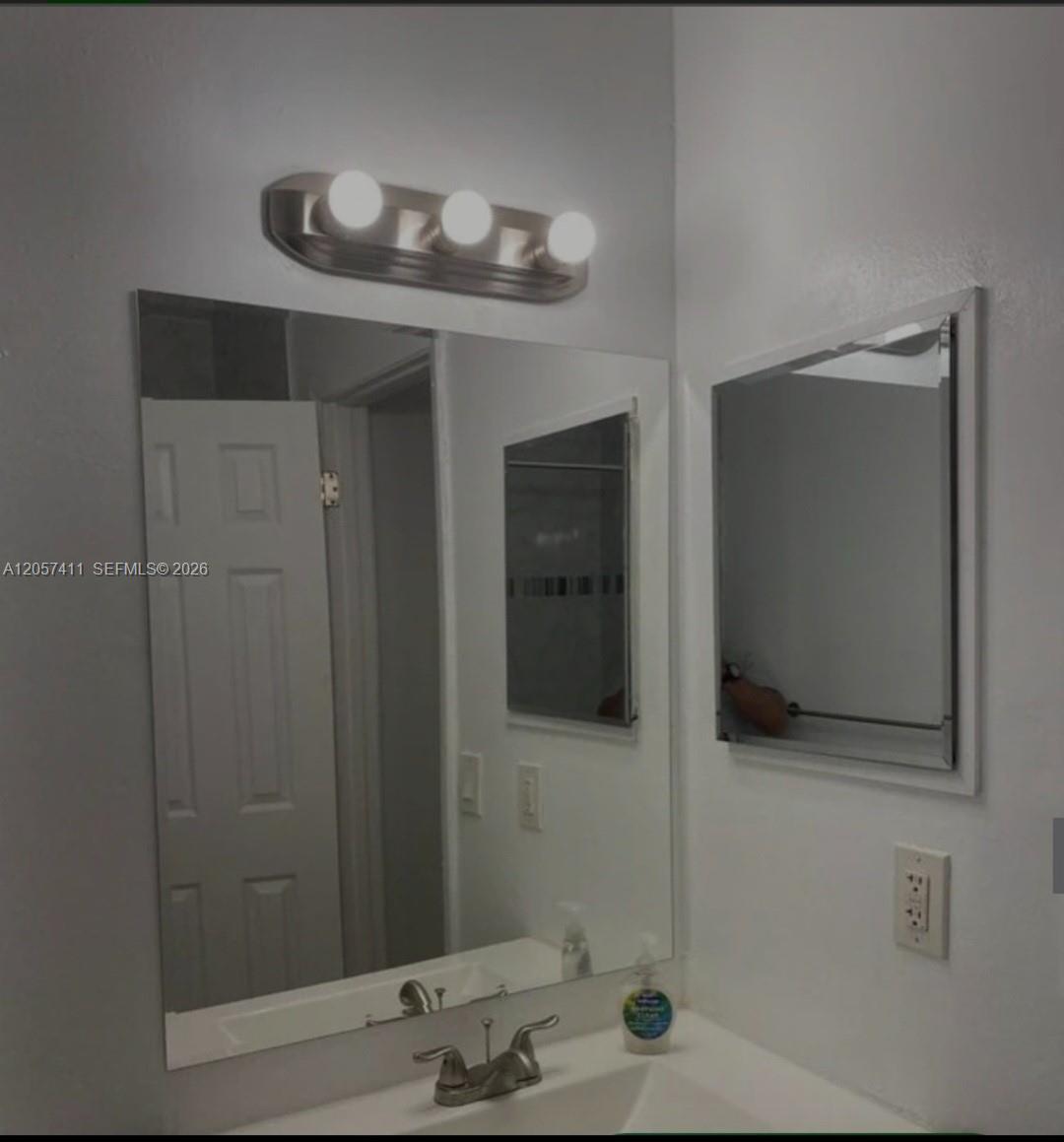853 SW 9th Ct # 2