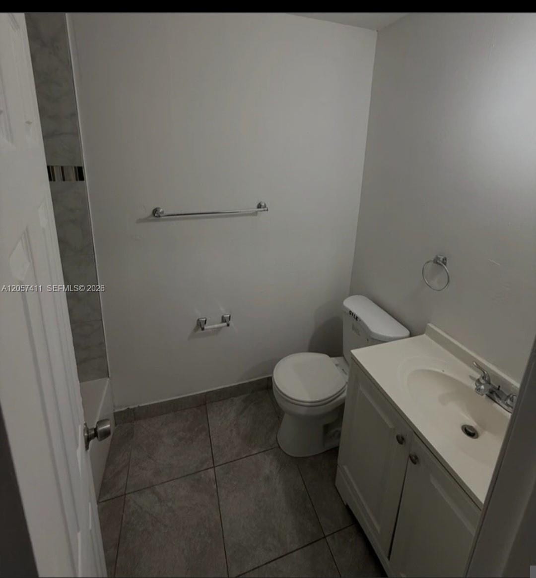 853 SW 9th Ct # 2