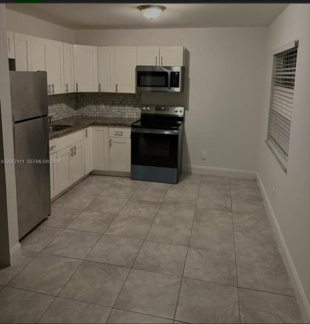 853 SW 9th Ct # 2