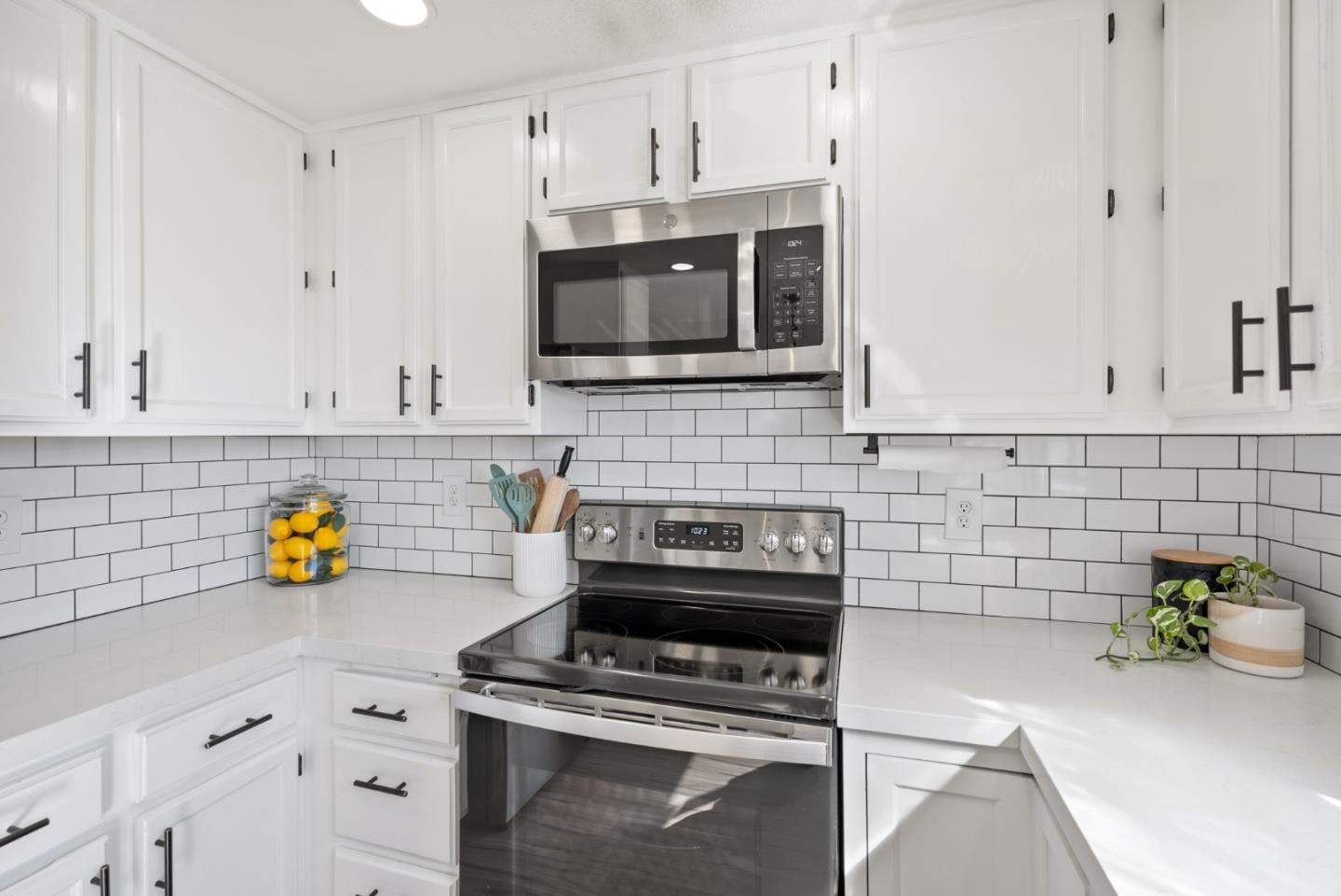 1555 Hecker Pass RD G201