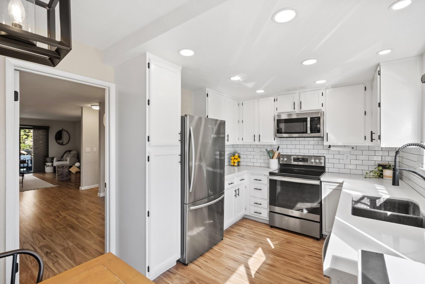 1555 Hecker Pass RD G201