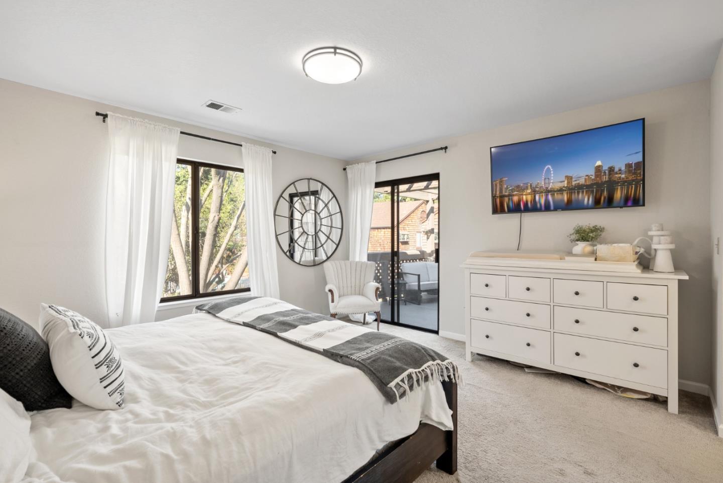 1555 Hecker Pass RD G201