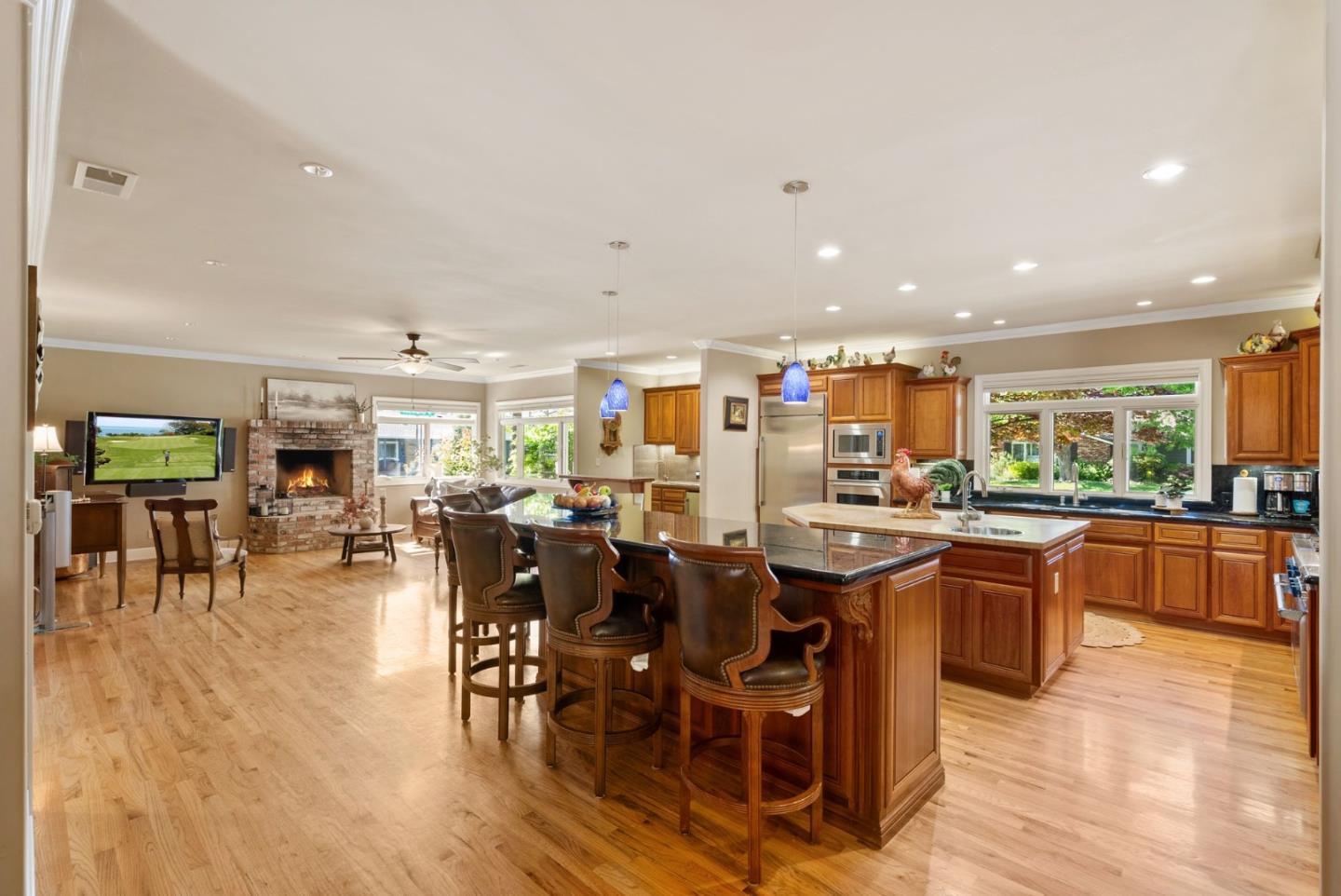 1196 Delynn WAY