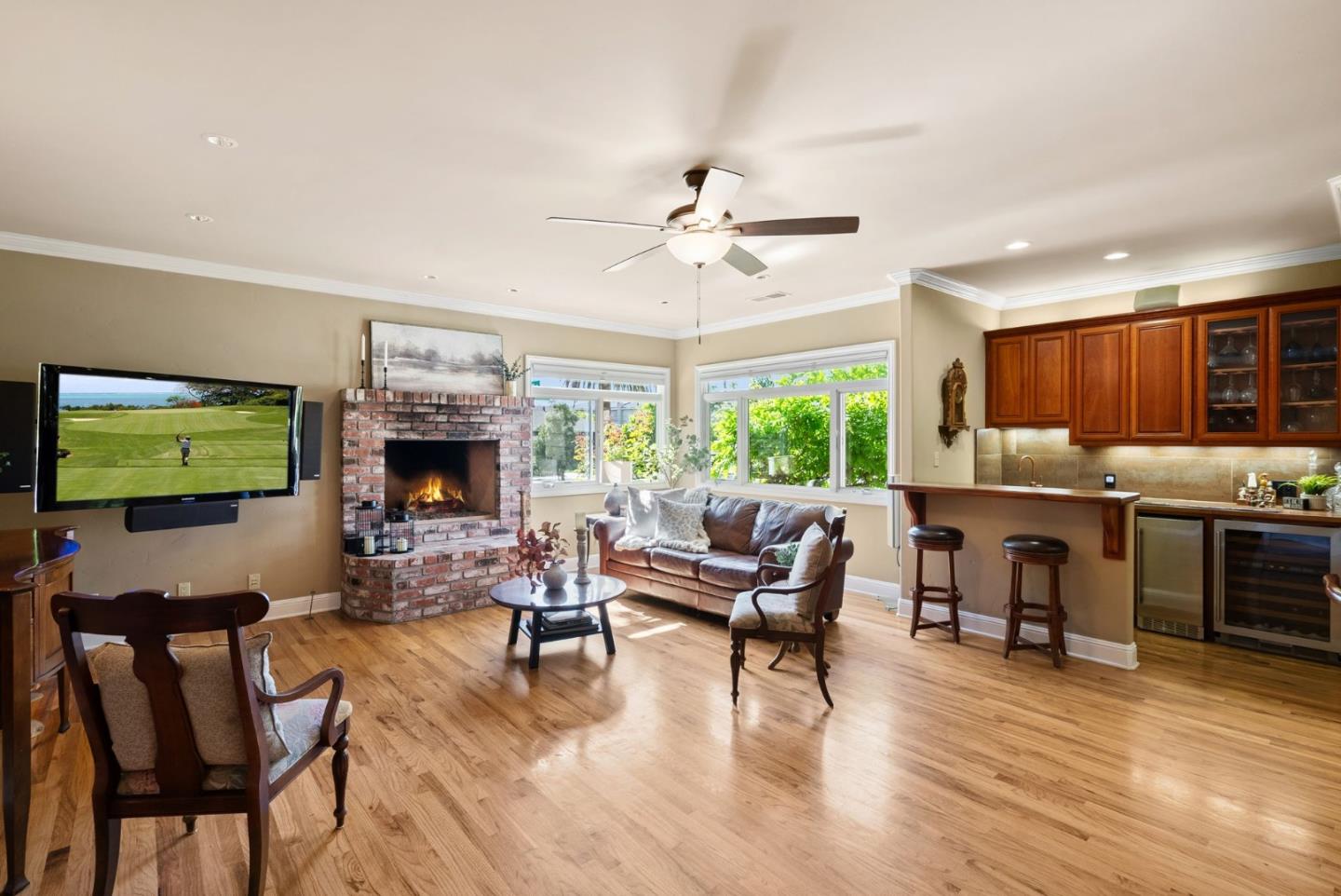 1196 Delynn WAY