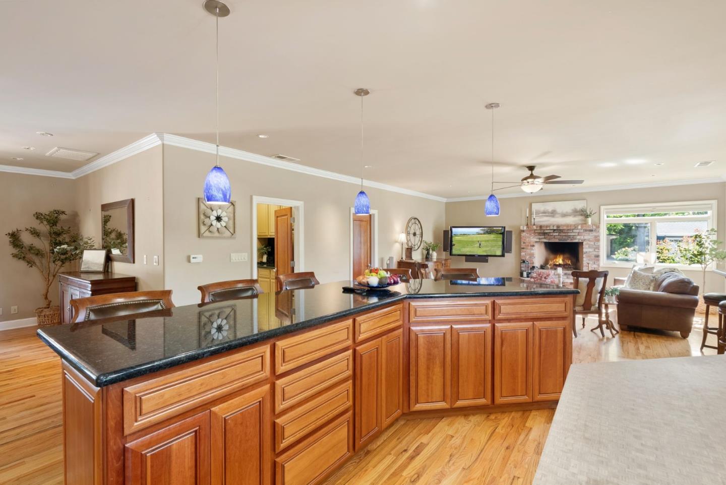 1196 Delynn WAY
