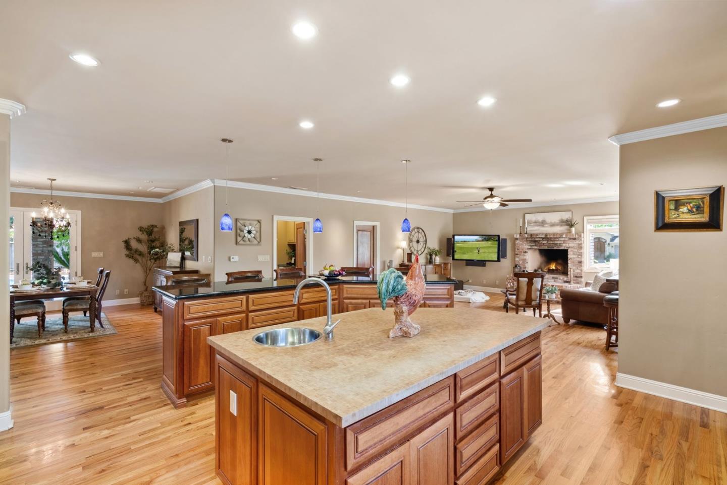 1196 Delynn WAY