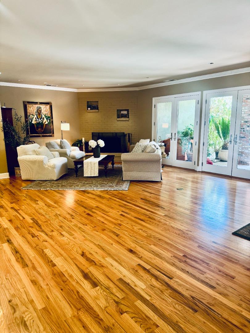 1196 Delynn WAY