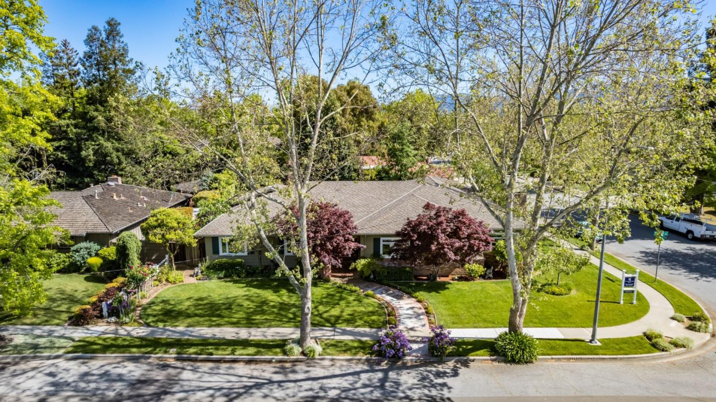 1196 Delynn WAY