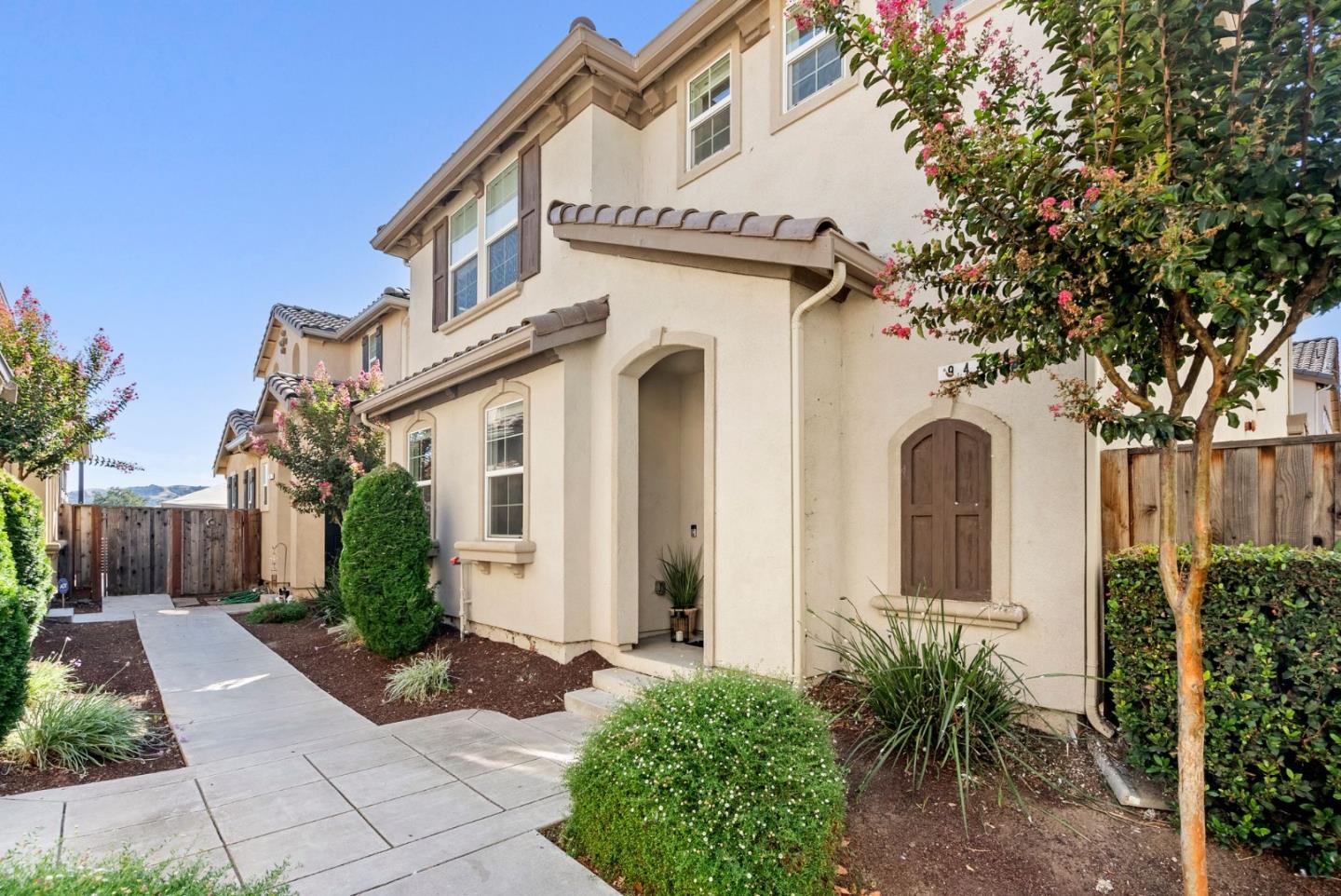 94 Caspian WAY