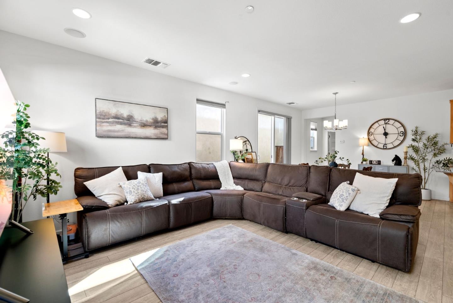 94 Caspian WAY