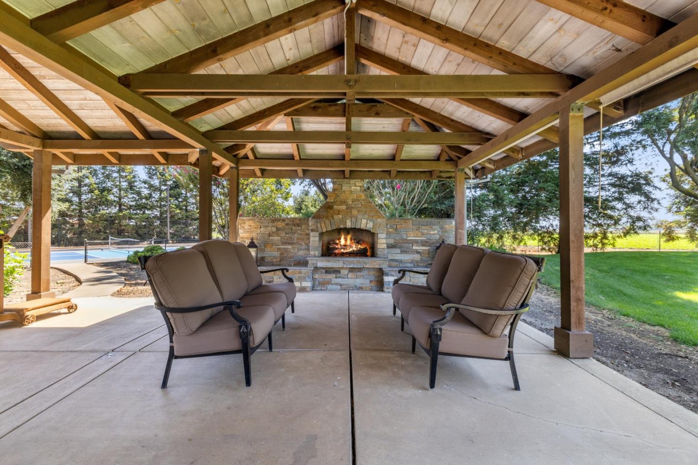 7096 Holsclaw Road