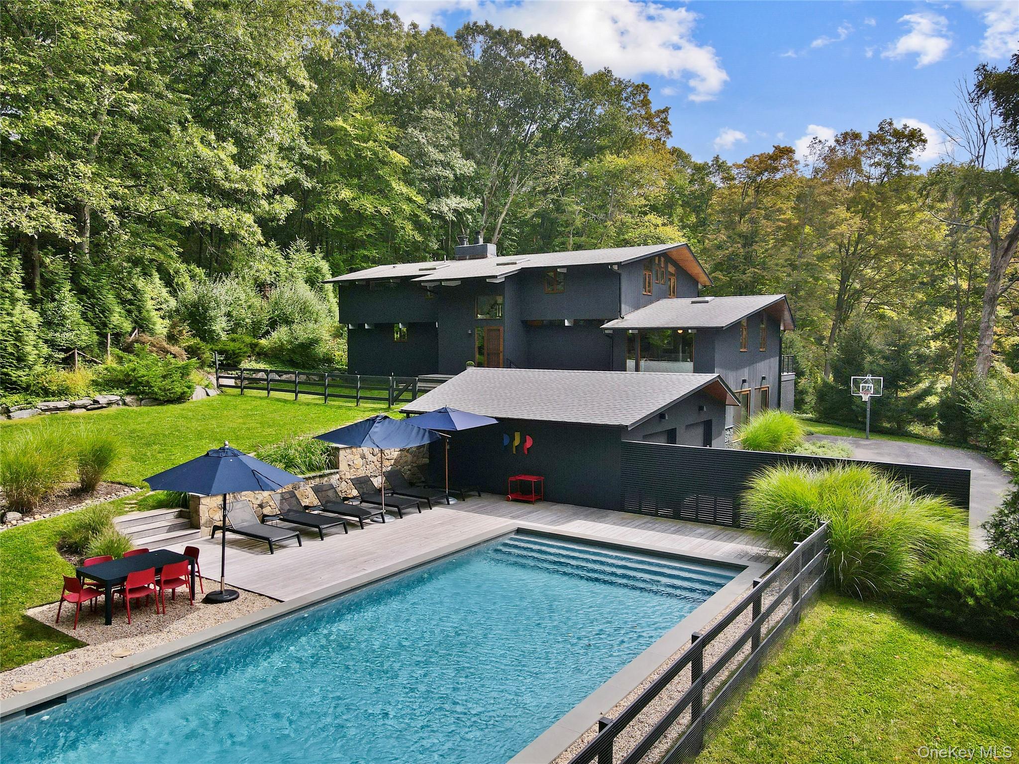 21 Black Spring Road