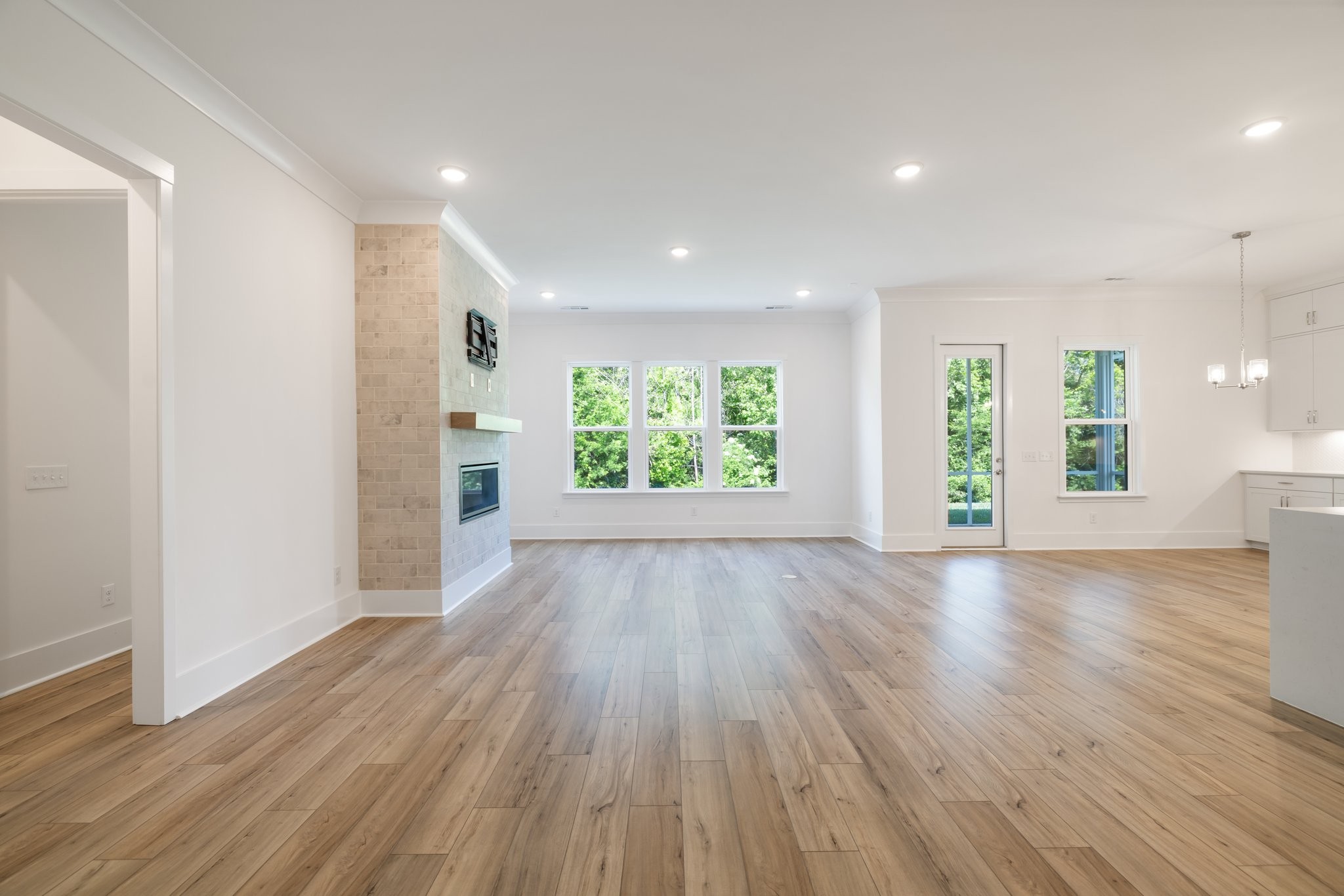 7250 Fiddlers Glen Dr