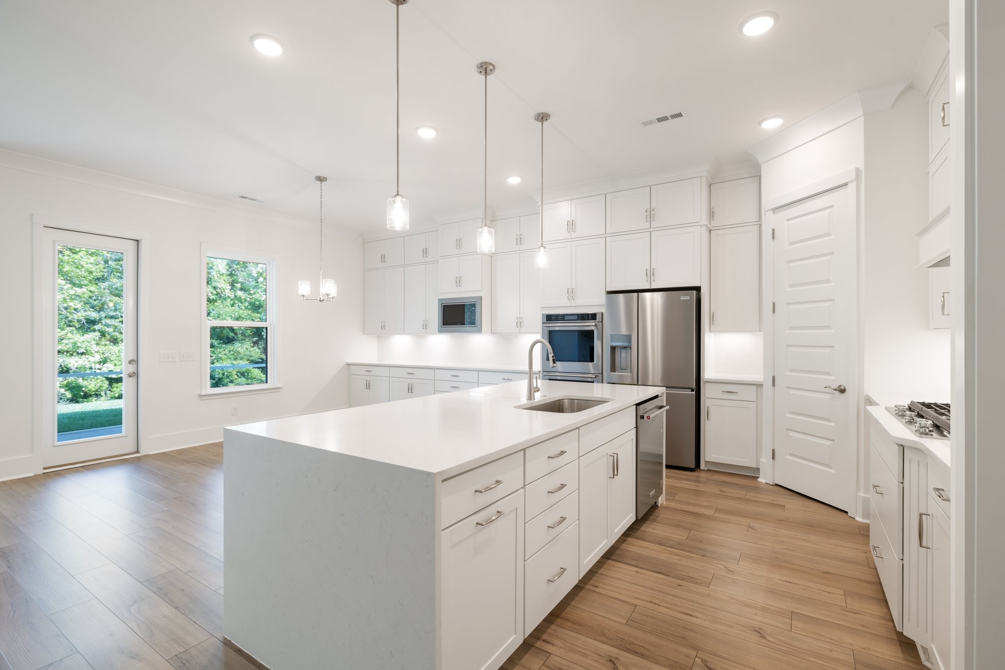 7250 Fiddlers Glen Dr