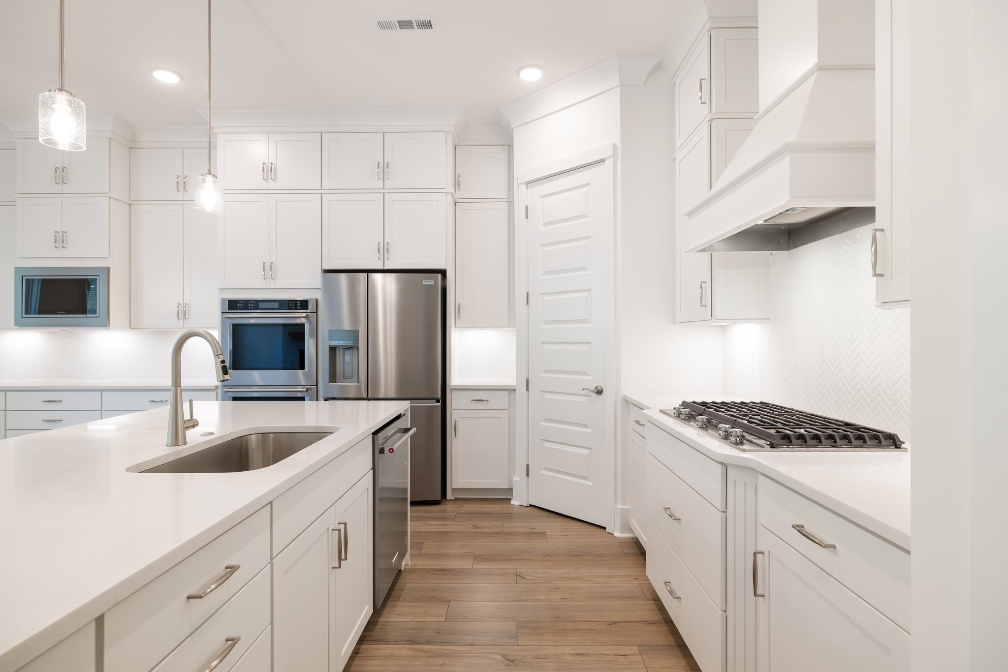 7250 Fiddlers Glen Dr