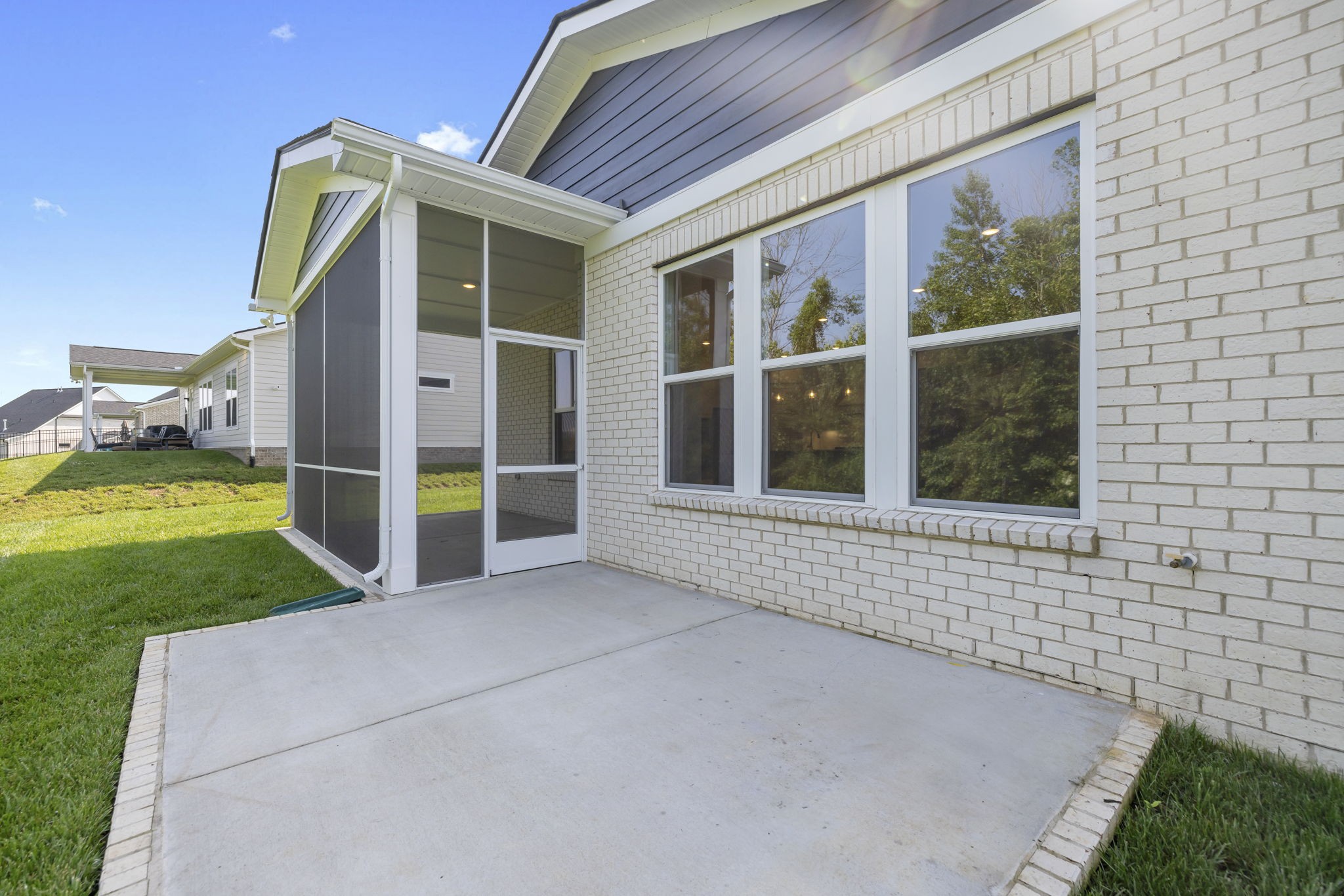 7250 Fiddlers Glen Dr