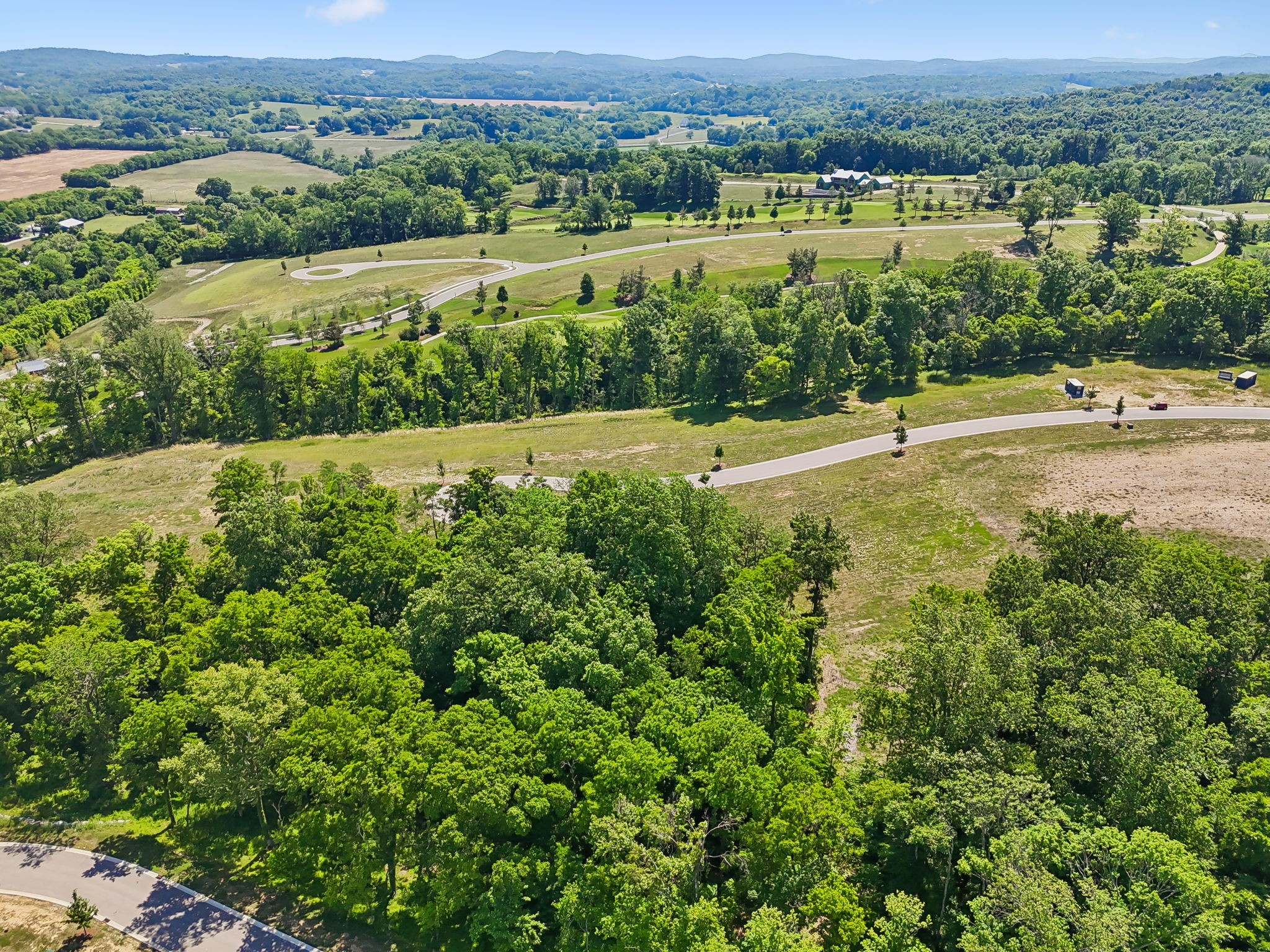 8386 Six String Drive Lot 1207