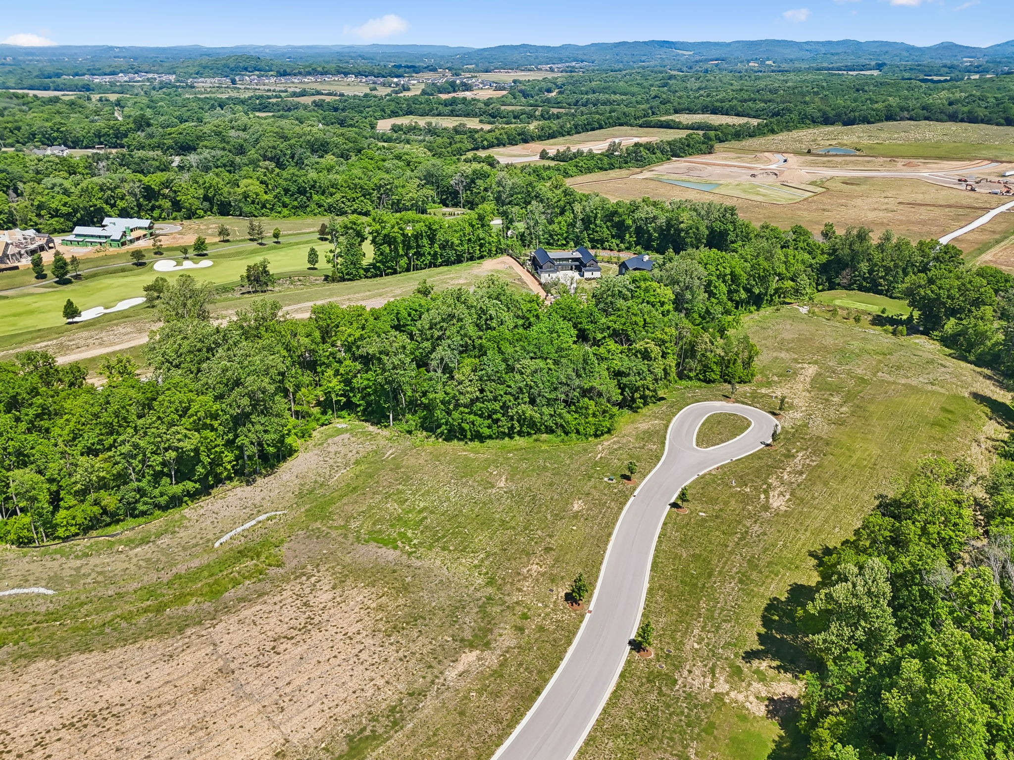 8386 Six String Drive Lot 1207