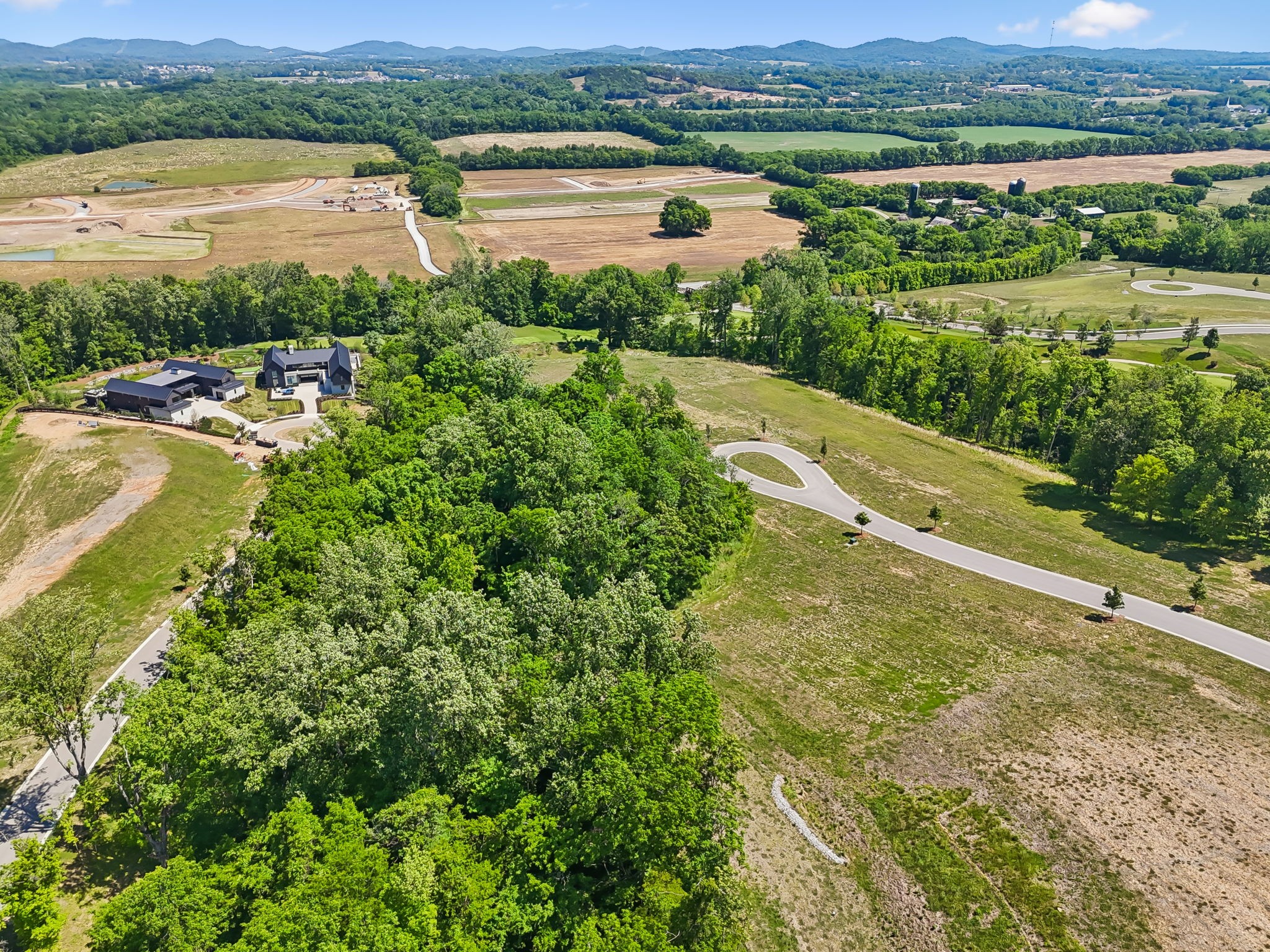 8386 Six String Drive Lot 1207
