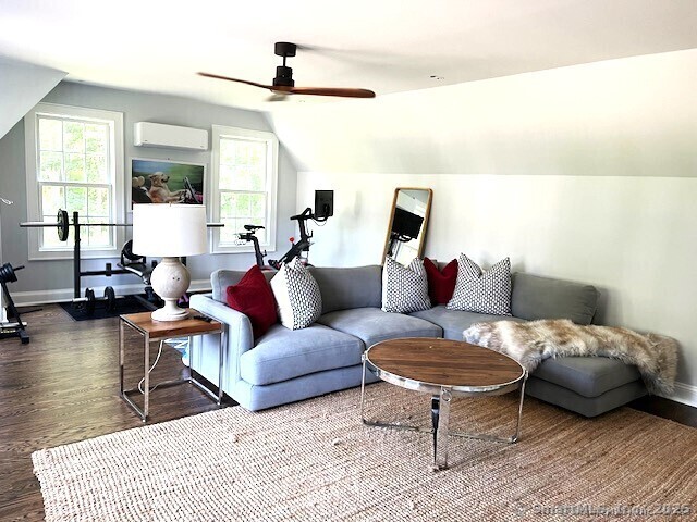 200 West Norwalk Road