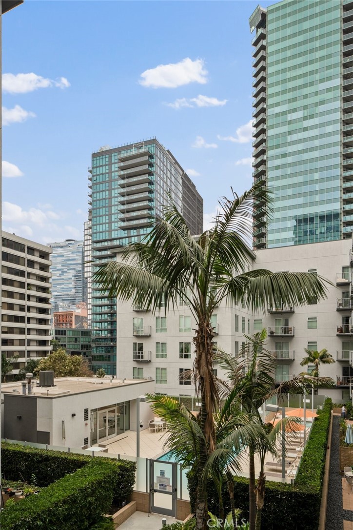 645 W 9th Street 433