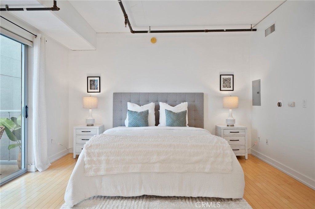 645 W 9th Street 433