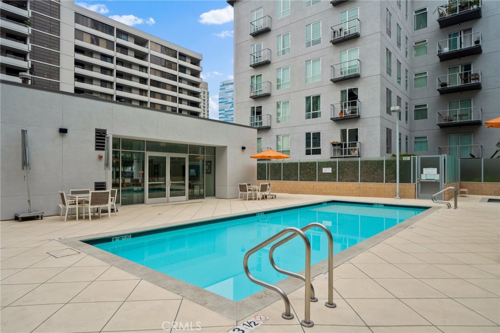 645 W 9th Street 433