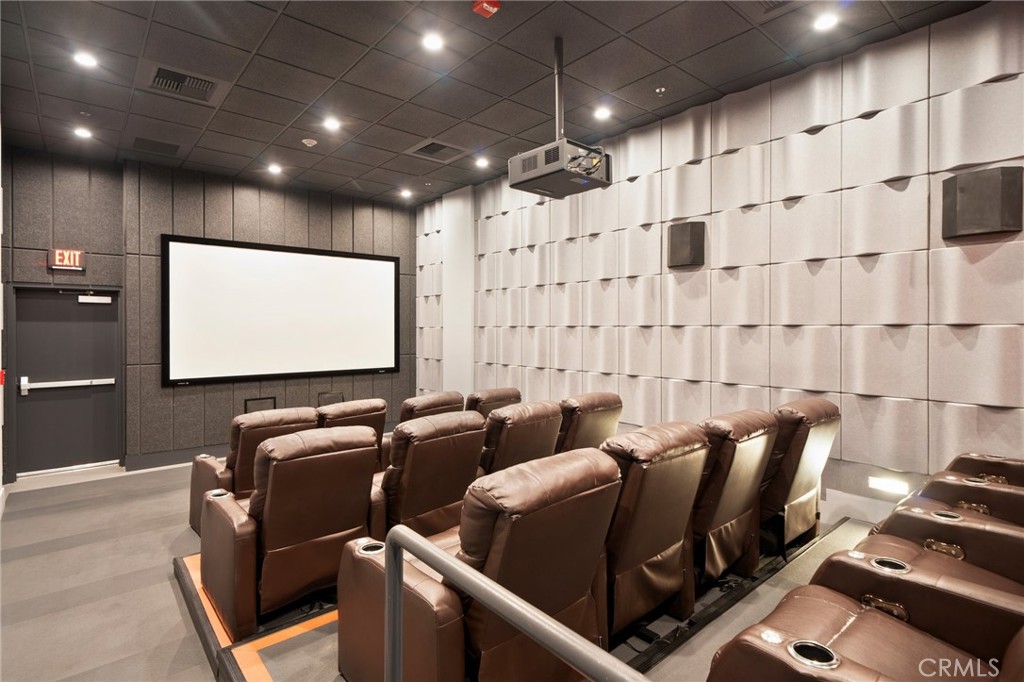 645 W 9th Street 433