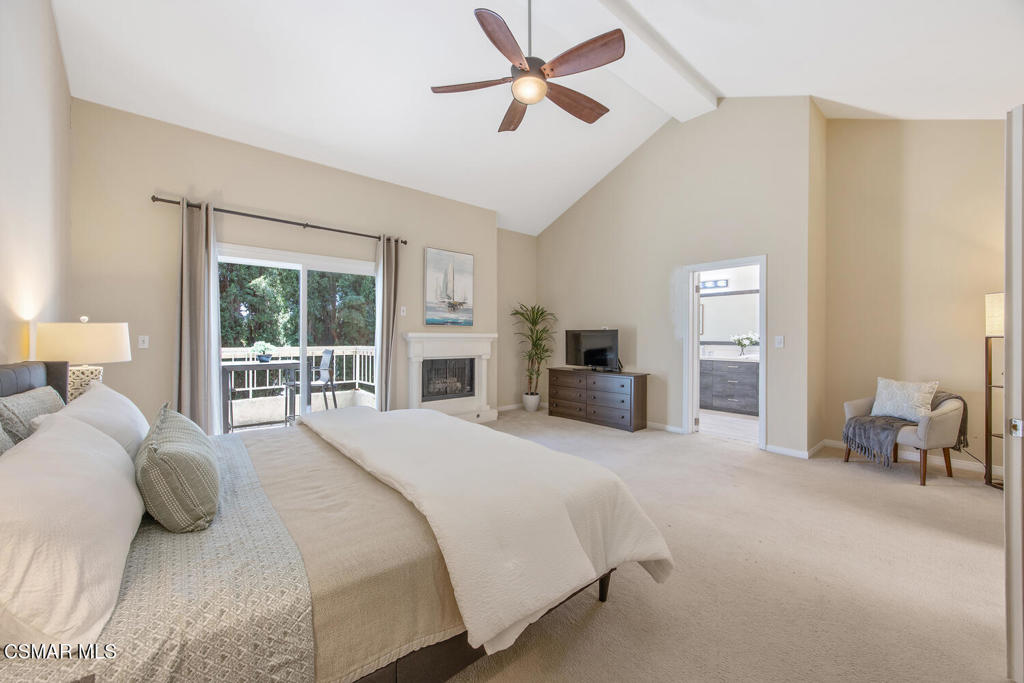 3109 E Hillcrest Drive