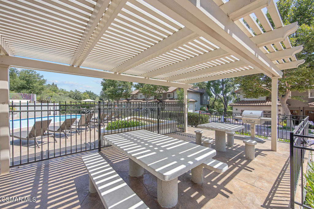 3109 E Hillcrest Drive