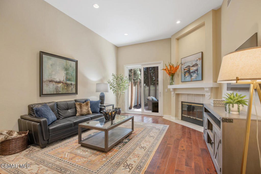 3109 E Hillcrest Drive