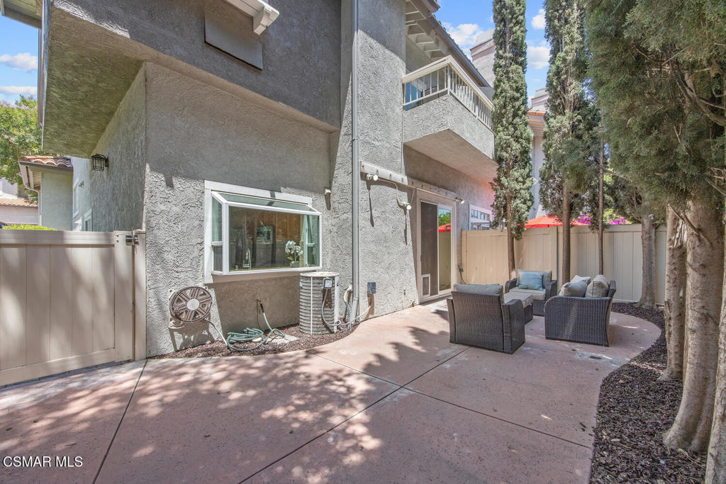 3109 E Hillcrest Drive
