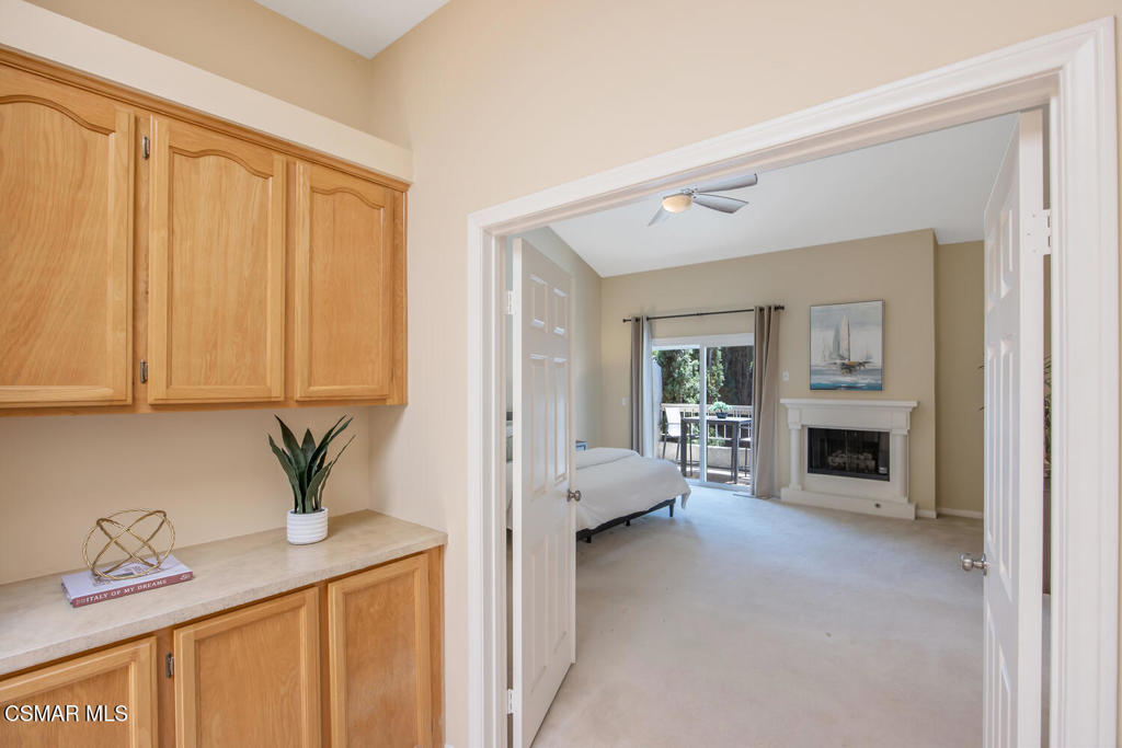 3109 E Hillcrest Drive