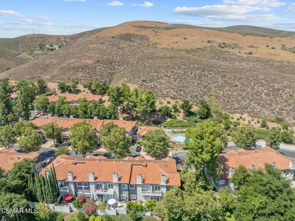 3109 E Hillcrest Drive