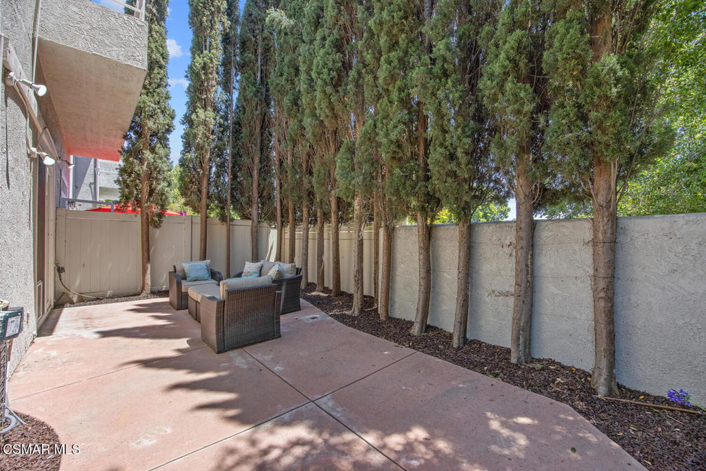 3109 E Hillcrest Drive