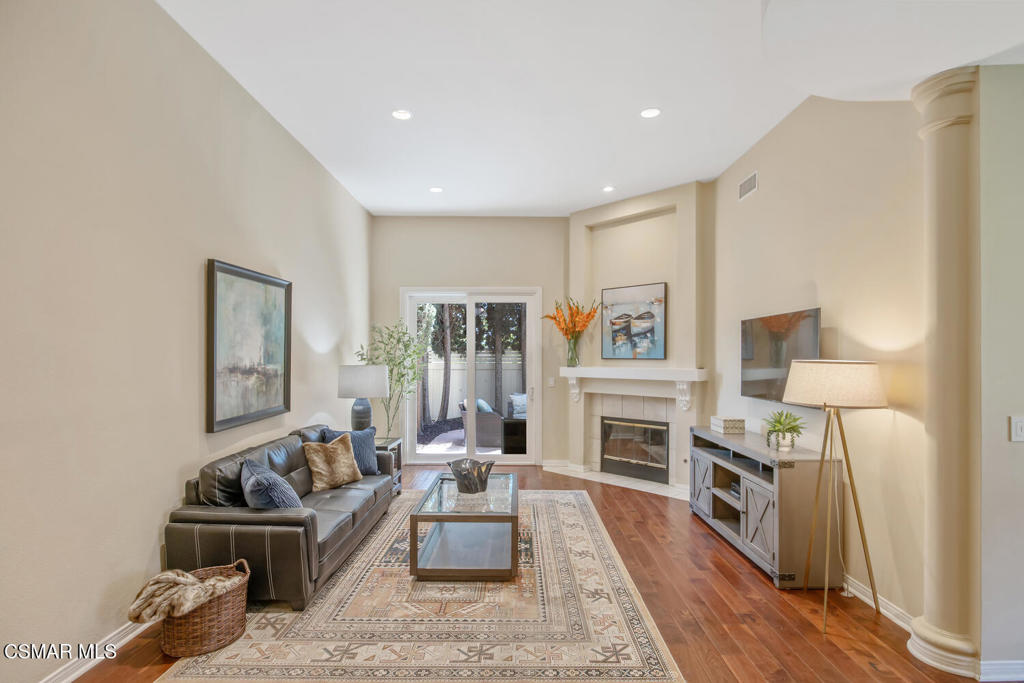 3109 E Hillcrest Drive