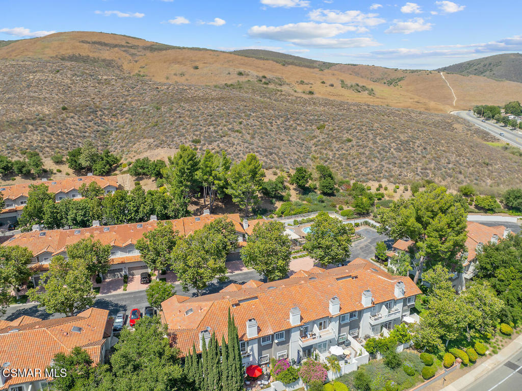 3109 E Hillcrest Drive