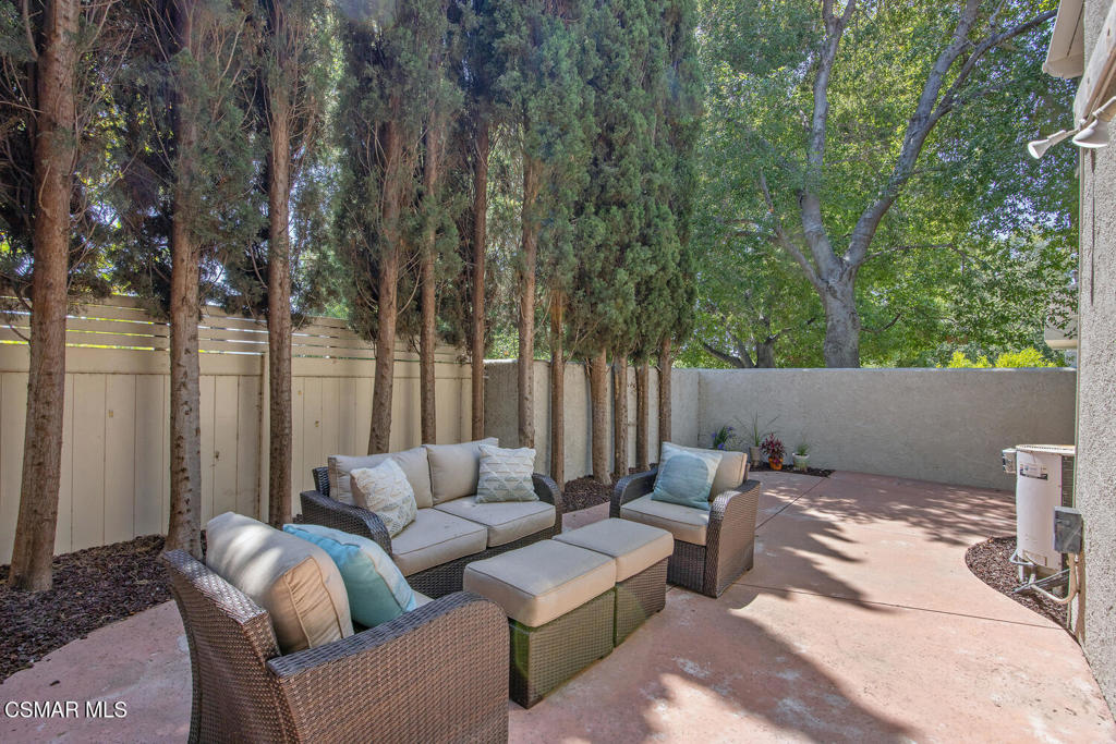 3109 E Hillcrest Drive