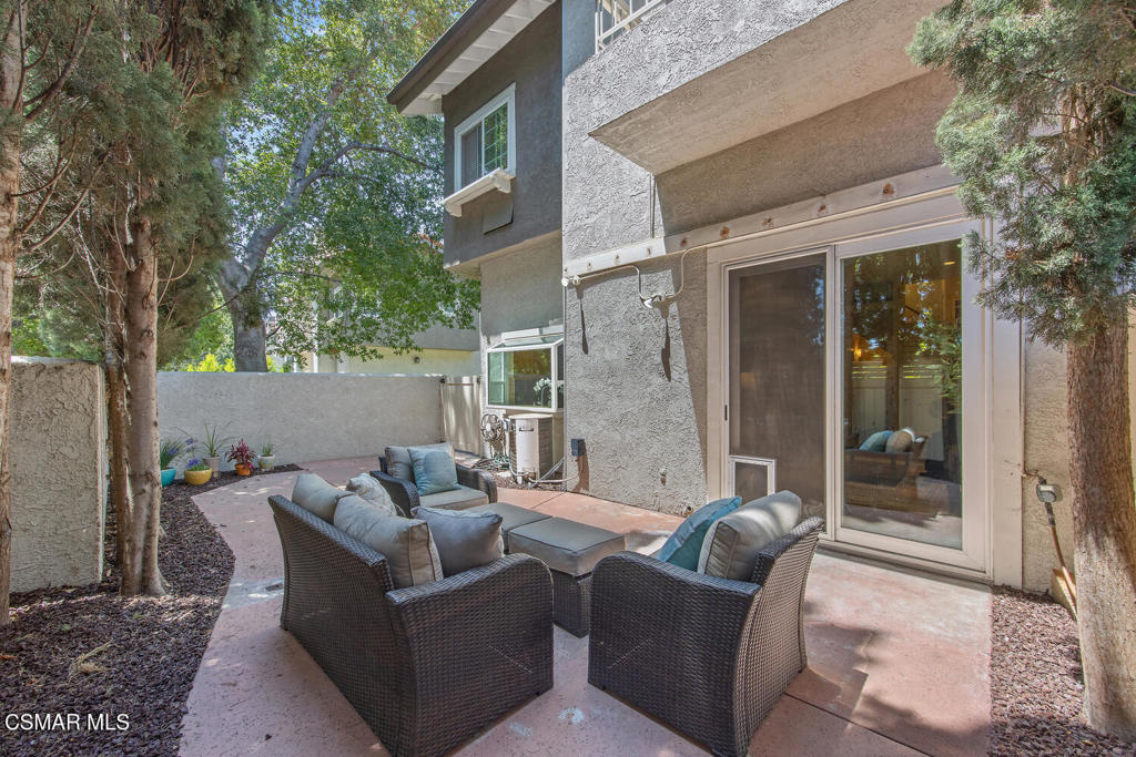 3109 E Hillcrest Drive