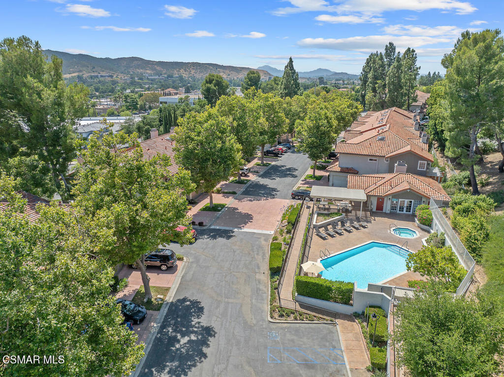 3109 E Hillcrest Drive