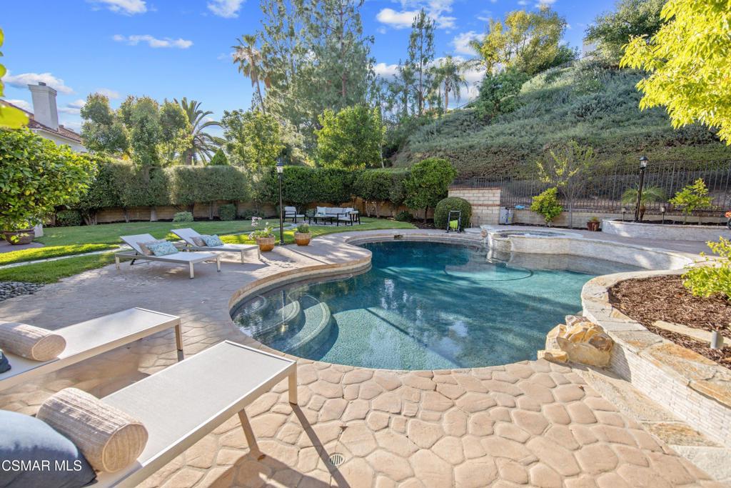 5828 Saint Laurent Drive