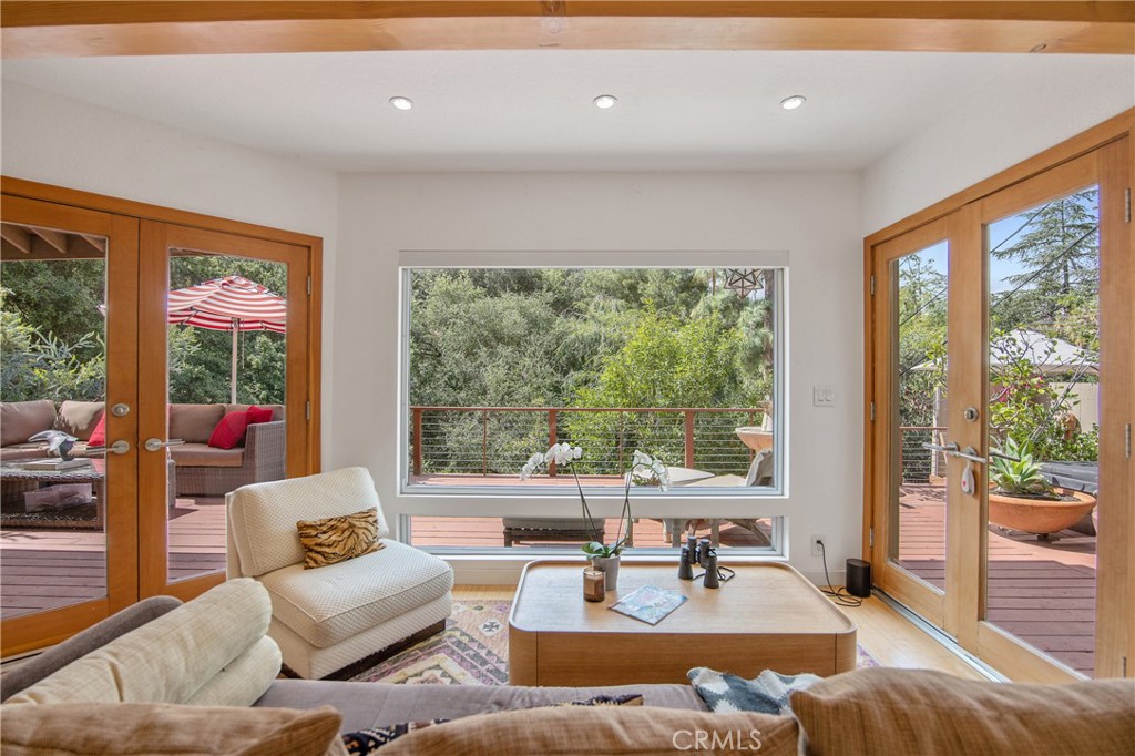 4109 Empis Street