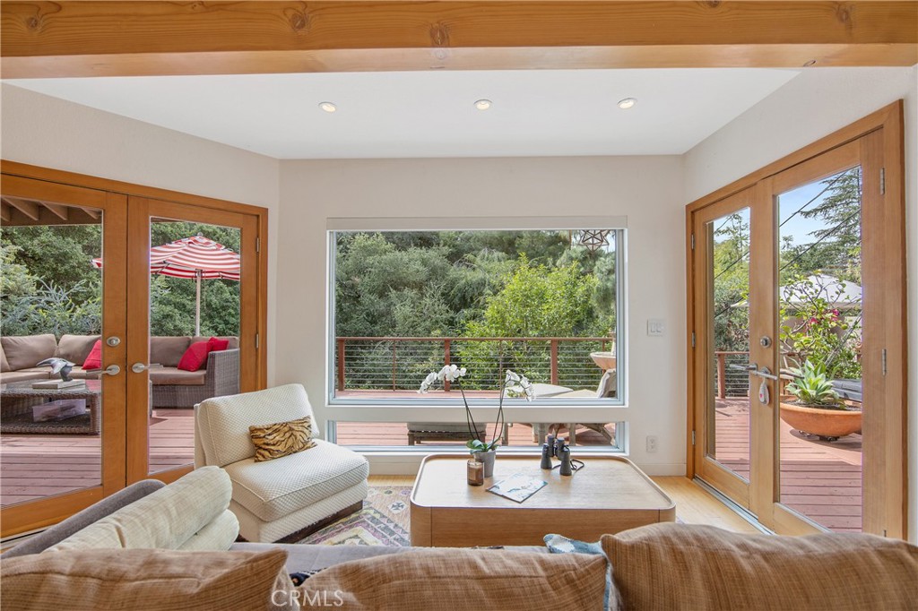 4109 Empis Street