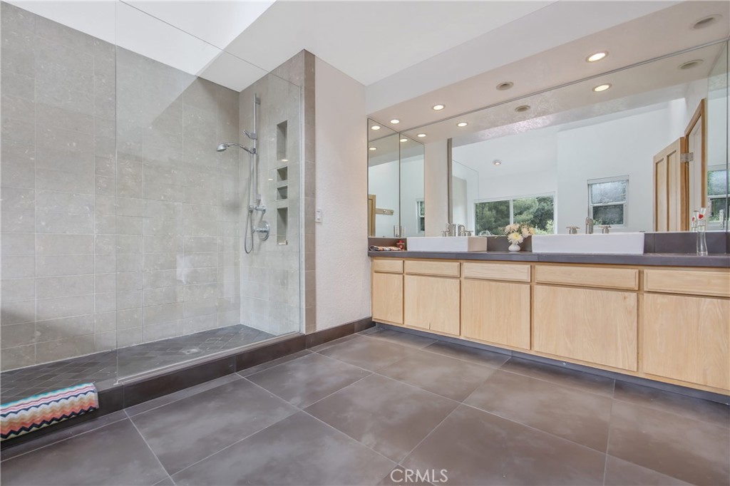 4109 Empis Street