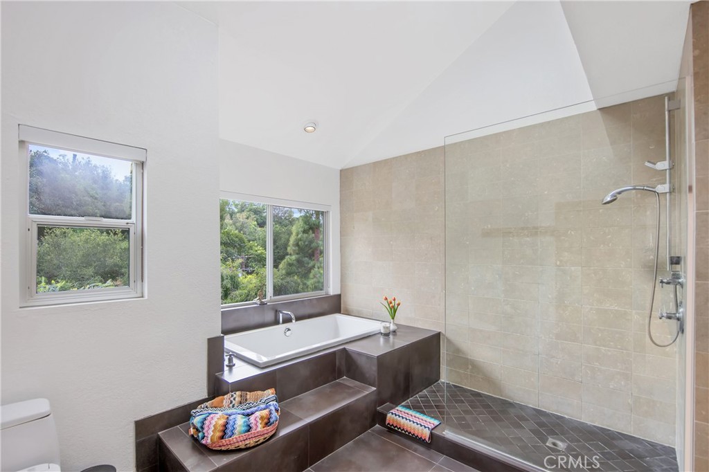 4109 Empis Street